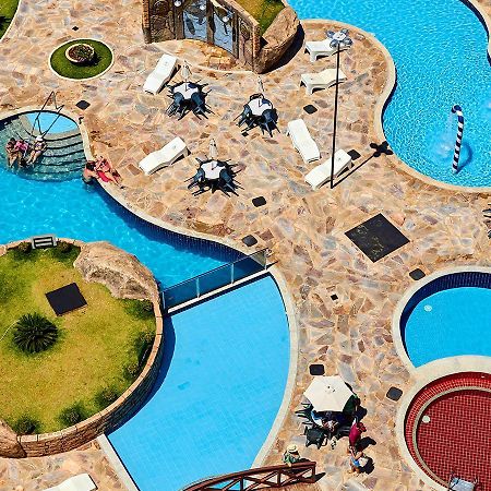 Golden Dolphin Aparthotel Caldas Novas Exterior photo