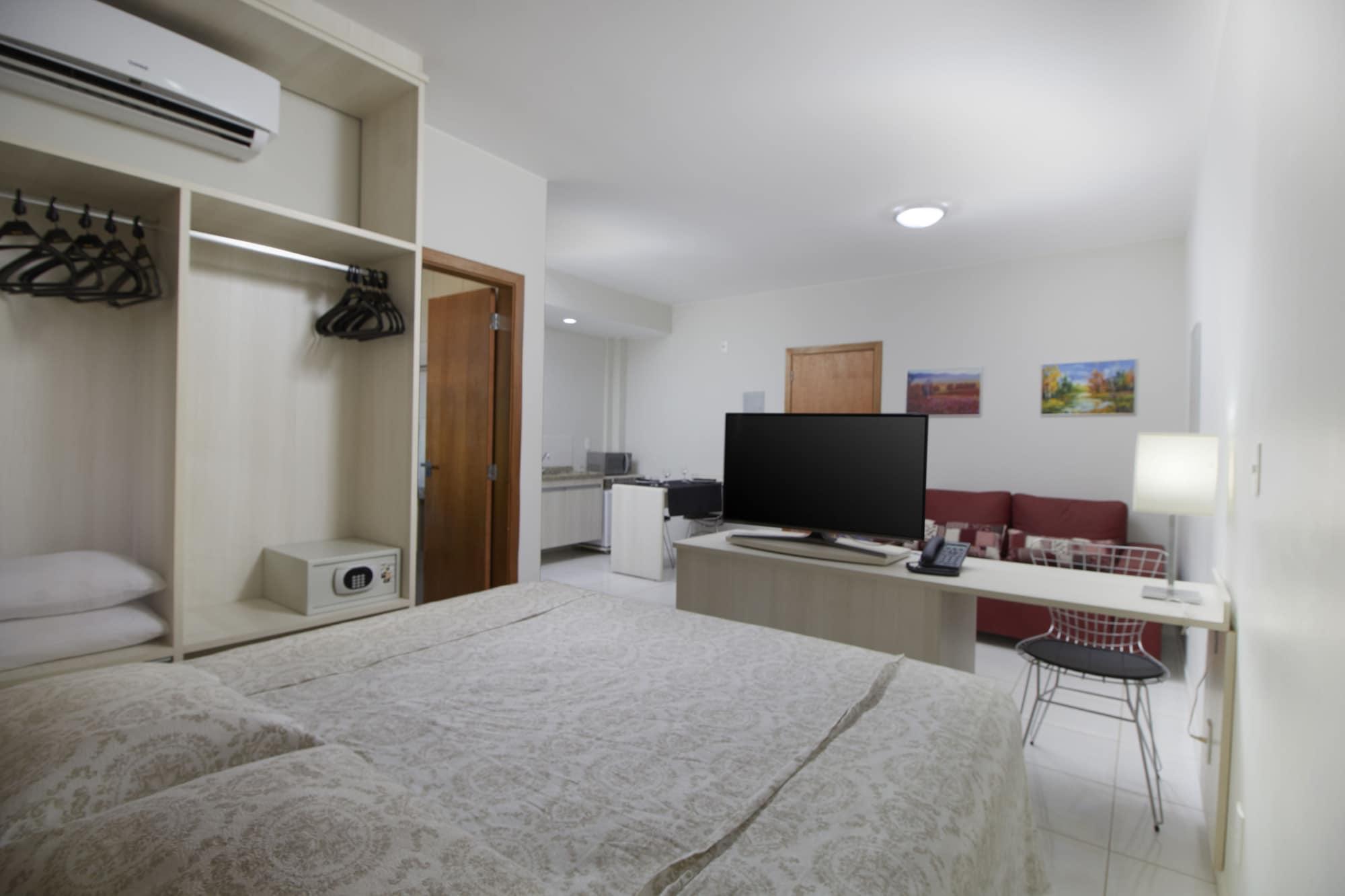 Golden Dolphin Aparthotel Caldas Novas Exterior photo