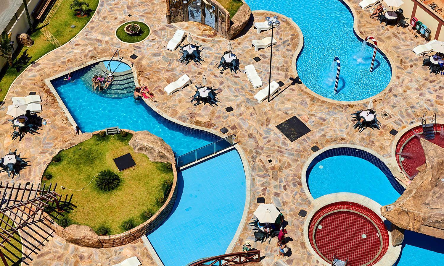 Golden Dolphin Aparthotel Caldas Novas Exterior photo