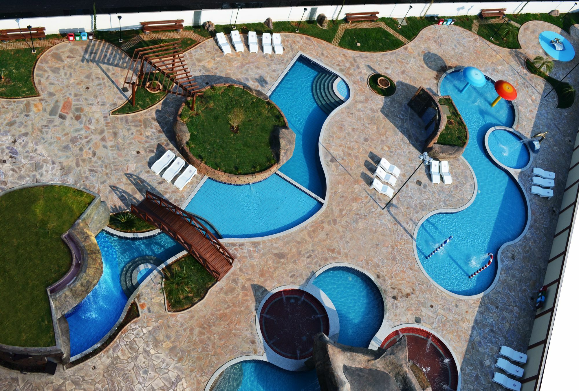 Golden Dolphin Aparthotel Caldas Novas Exterior photo
