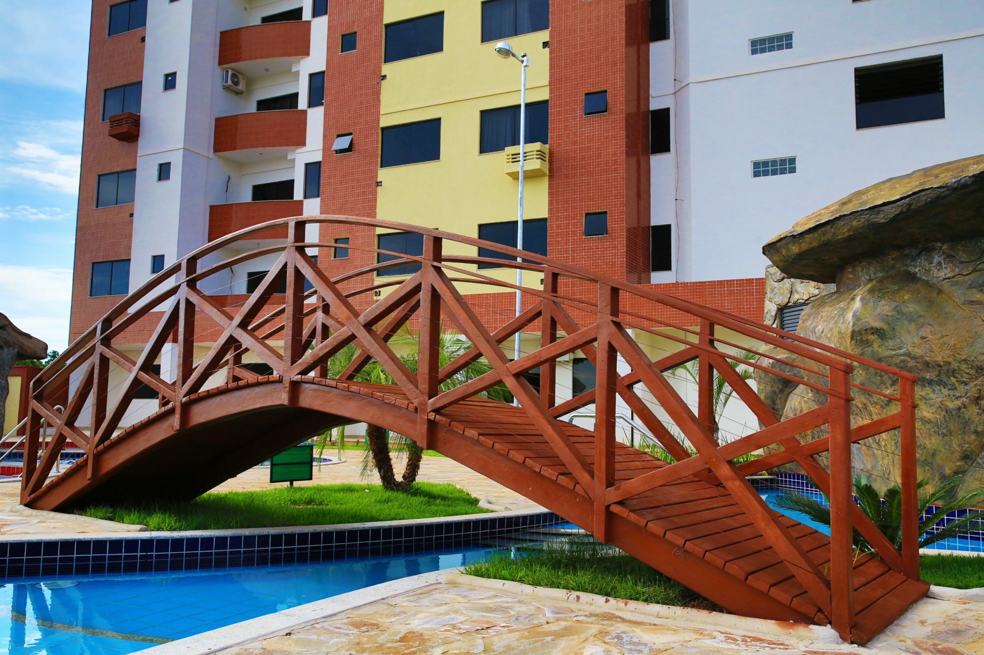 Golden Dolphin Aparthotel Caldas Novas Exterior photo
