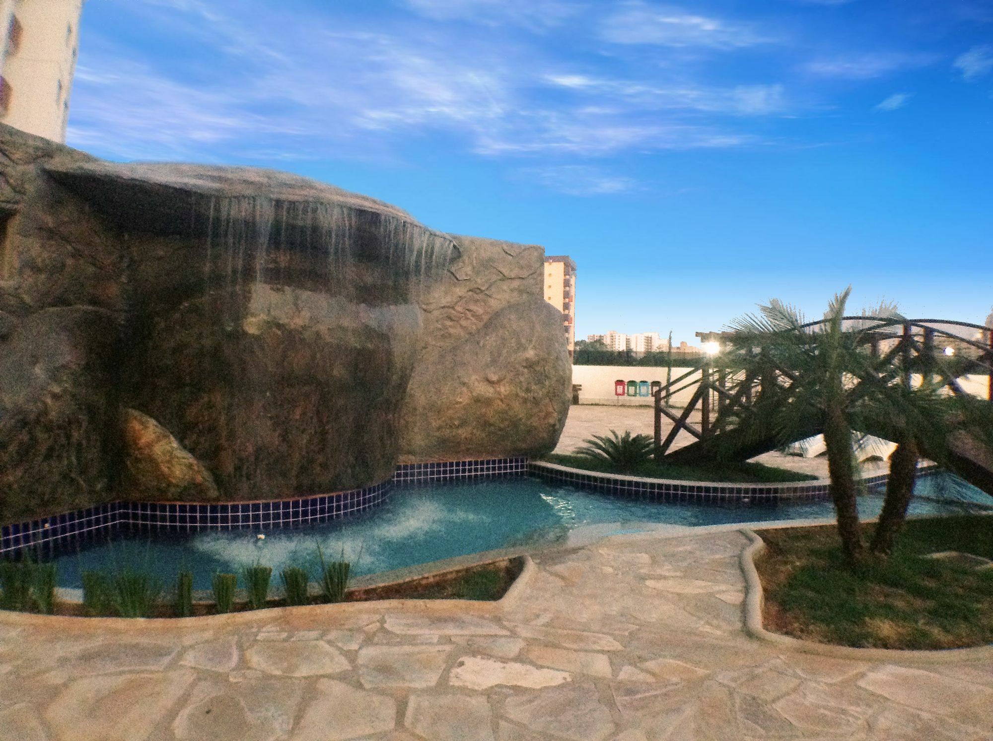 Golden Dolphin Aparthotel Caldas Novas Exterior photo