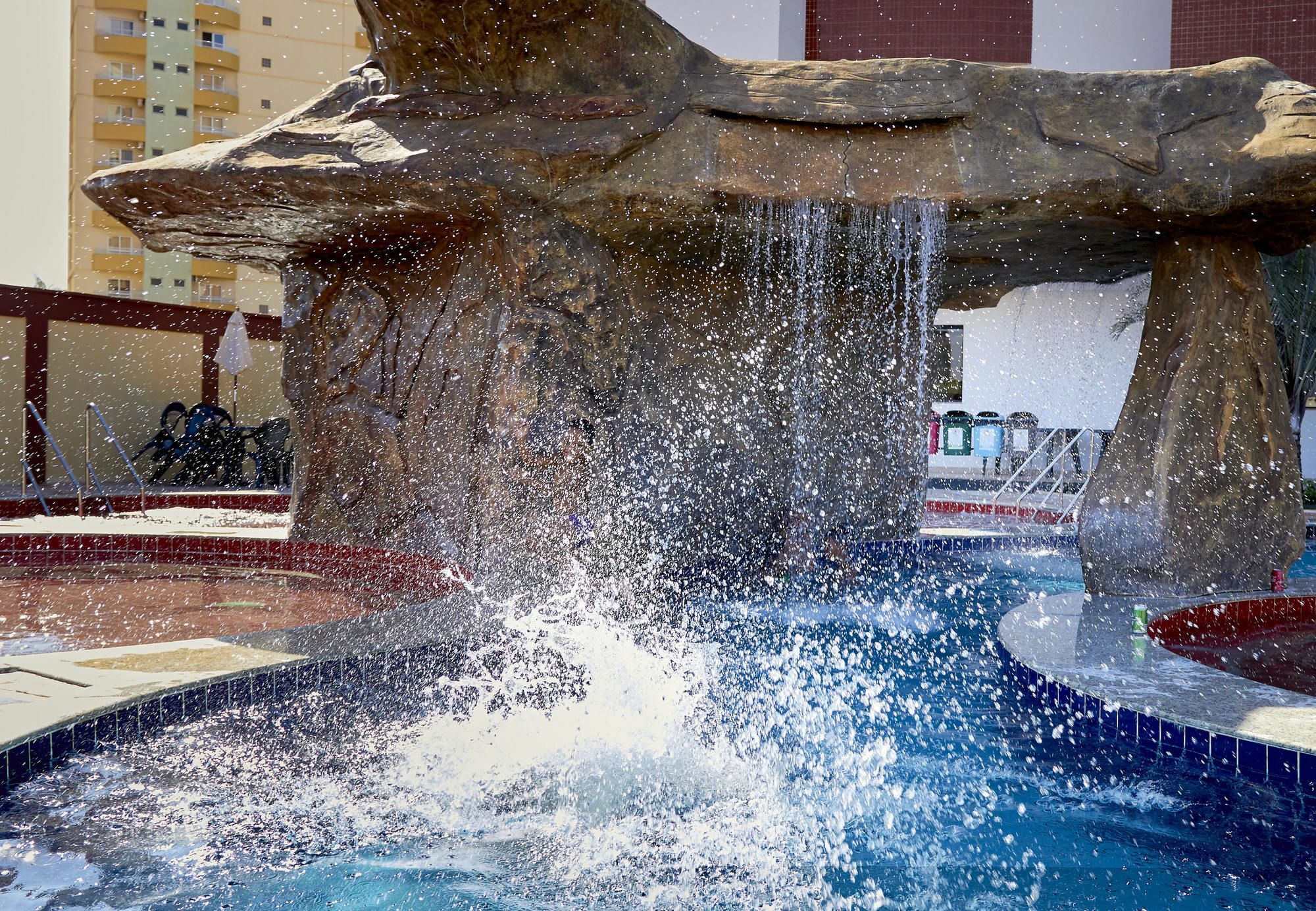 Golden Dolphin Aparthotel Caldas Novas Exterior photo